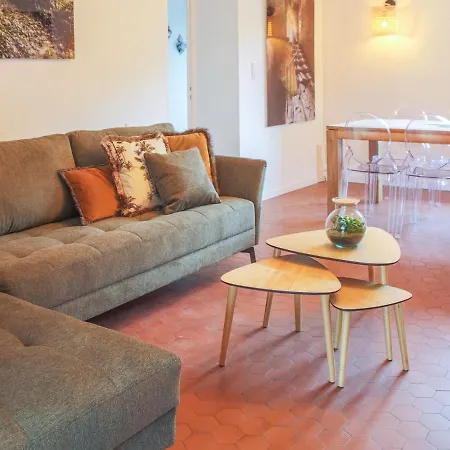 Le Ptit Dauphin Hotel Domarin