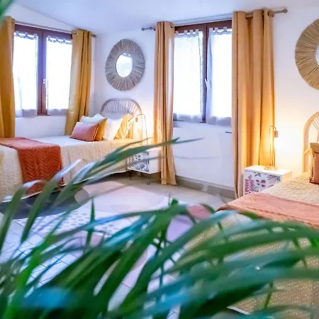 Le Ptit Dauphin Hotel Domarin